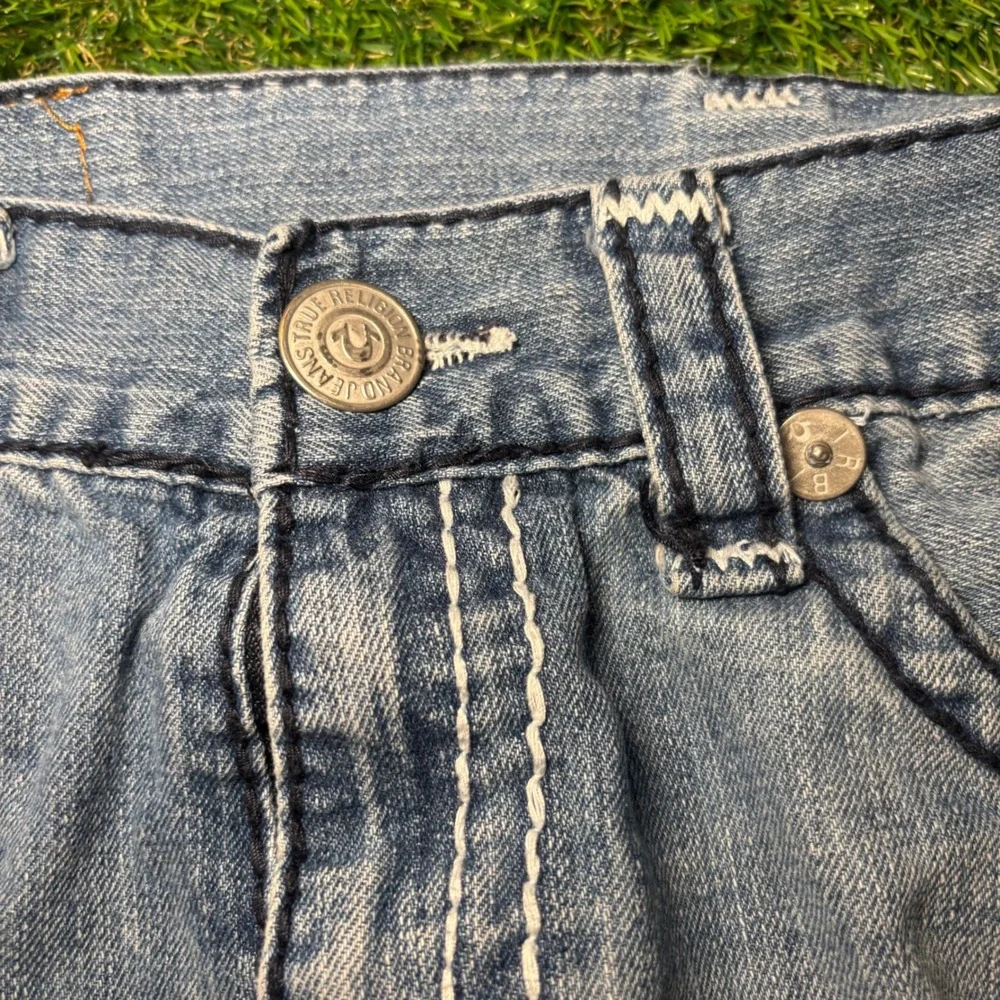 True Religion Mens Distressed Denim Shorts Light Wash Big T Stitch Blue Size 36